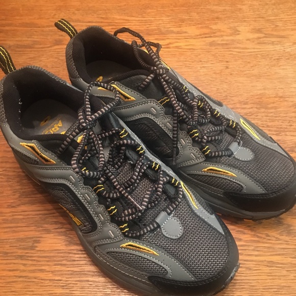 avia men's athletic shoes